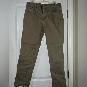 American Eagle Straight Fit Khaki Pants 32/30